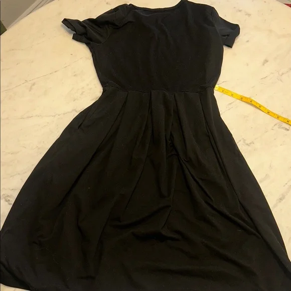 Classic Black Short-Sleeve Fit & Flare Dress with pockets size XS - Picture 7 of 7
